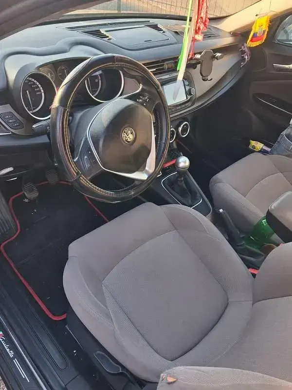 Usata Alfa Romeo Giulietta Distinctive 120 CV (88 kW) 2016 Utilitaria