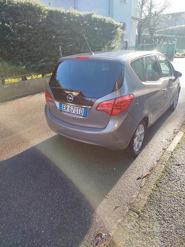 Usata Opel Meriva 120 CV (88 kW) 2013 Monovolume