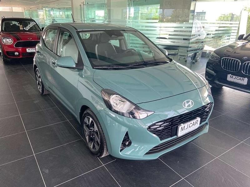 Nuova Hyundai i10 63 CV (46 kW) 2025 Mangrove green Utilitaria