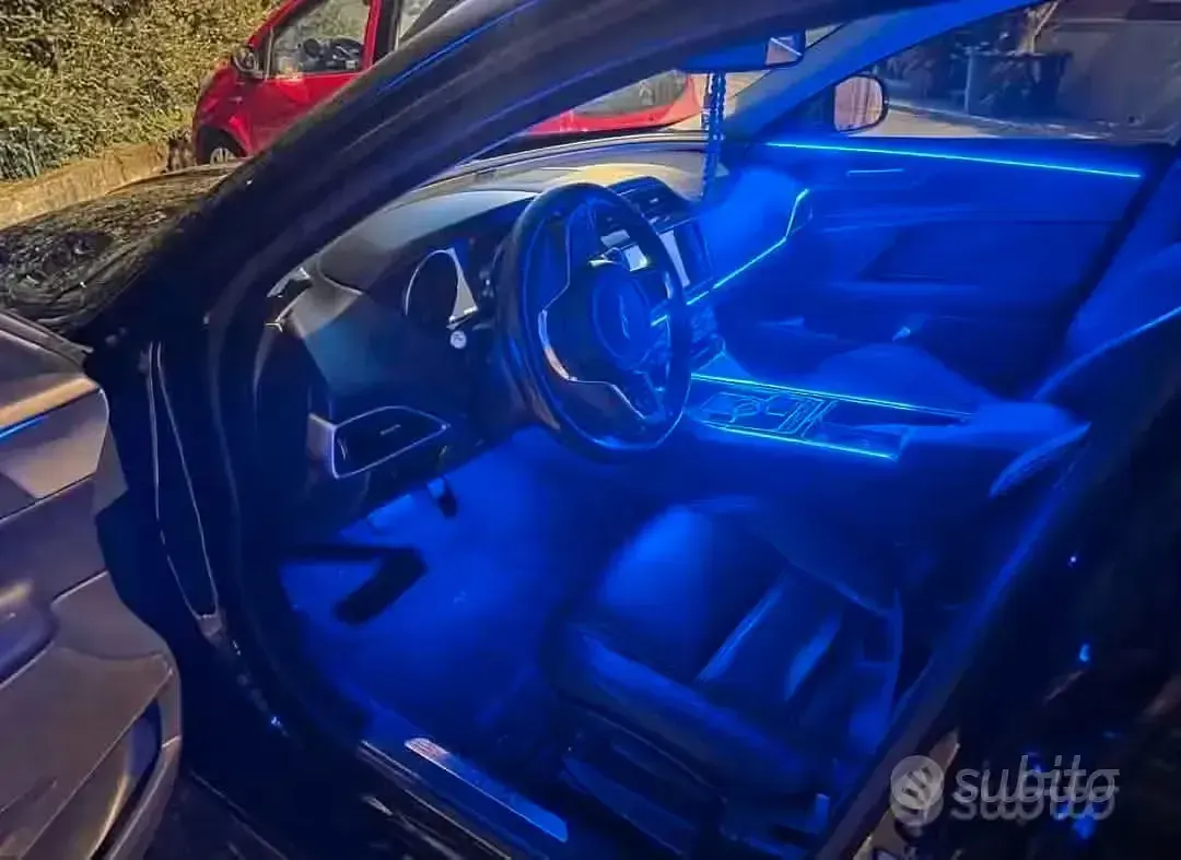 Usata Jaguar XE 179 CV (131 kW) 2018 Nero Berlina