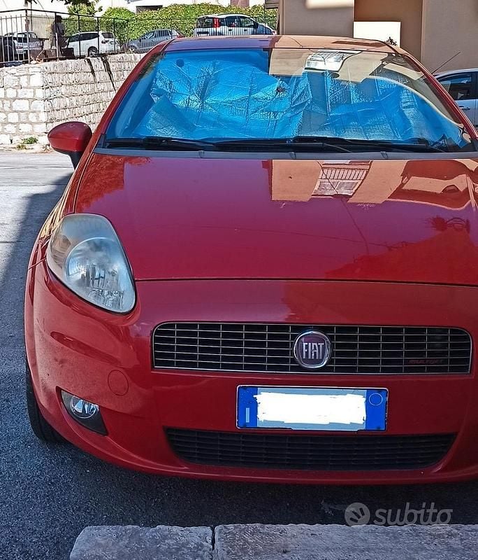 Usata Fiat Grande Punto 90 CV (66 kW) 2008 Rosso Utilitaria