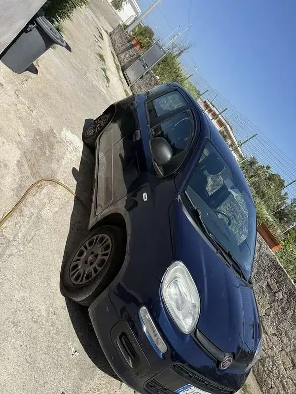 Usata Fiat Panda 69 CV (50 kW) 2017 Bluazzurro Utilitaria