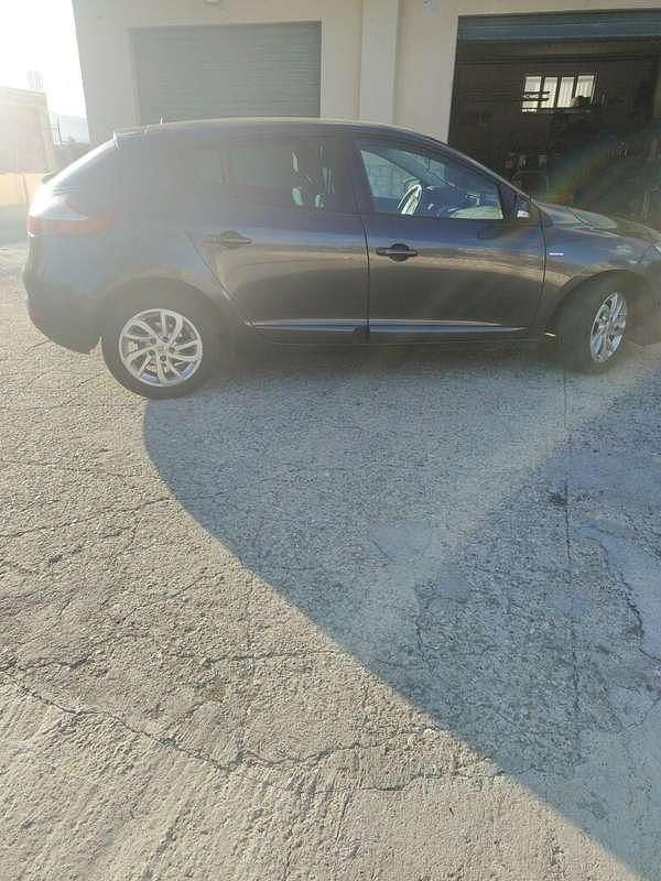 Usata Renault Mégane LIMITED 110 CV (80 kW) 2014 Blu/azzurro Berlina