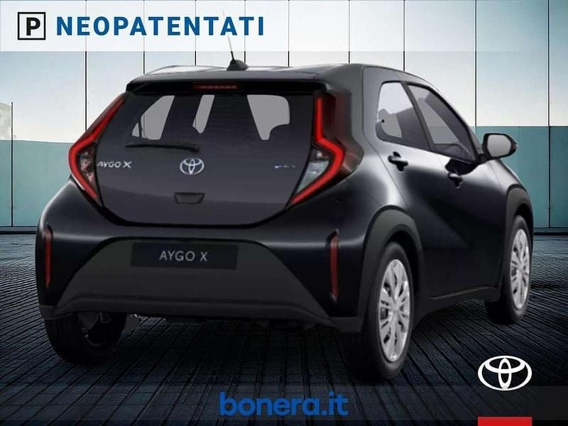 Nuova Toyota Aygo X 116 CV (85 kW) 2026 Black met SUV