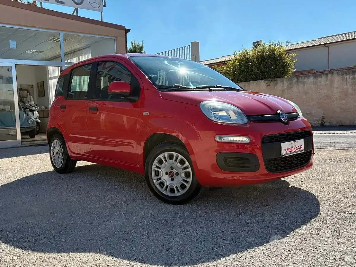 Usata Fiat Panda Easy 69 CV (50 kW) 2020 Rosso Utilitaria