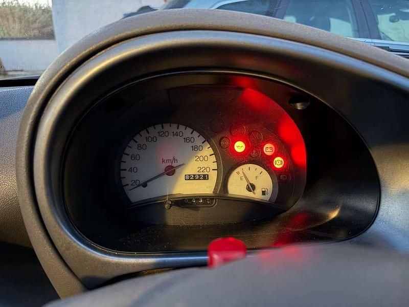 Usata Ford Ka 60 CV (44 kW) 1999 Argento Berlina