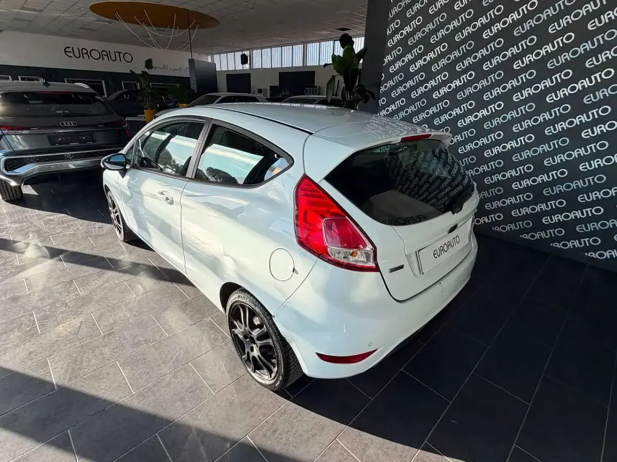 Usata Ford Fiesta Titanium 75 CV (55 kW) 2013 Other Berlina