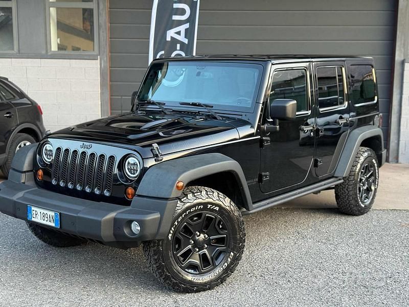 Usata Jeep Wrangler Unlimited 2013 Nero SUV