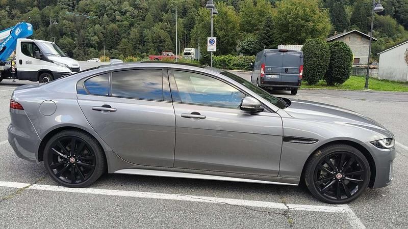 Usata Jaguar XE R-Dynamic 179 CV (131 kW) 2020 Berlina