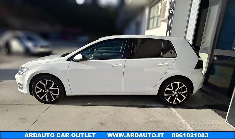 Usata VW Golf VII 105 CV (77 kW) 2013 Bianco Berlina
