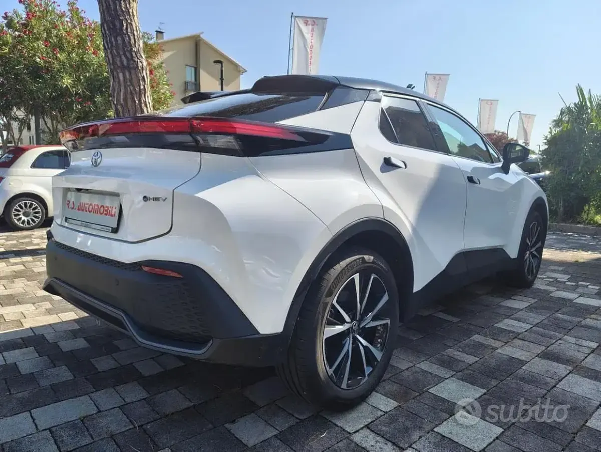 Usata Toyota C-HR Trend 98 CV (72 kW) 2025 Bianco SUV