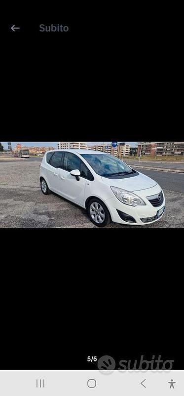 Usata Opel Meriva 100 CV (73 kW) 2011 Bianco Monovolume