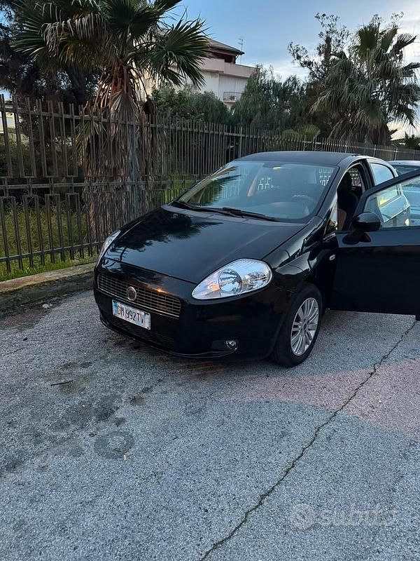 Usata Fiat Grande Punto 90 CV (66 kW) 2008 Nero Utilitaria