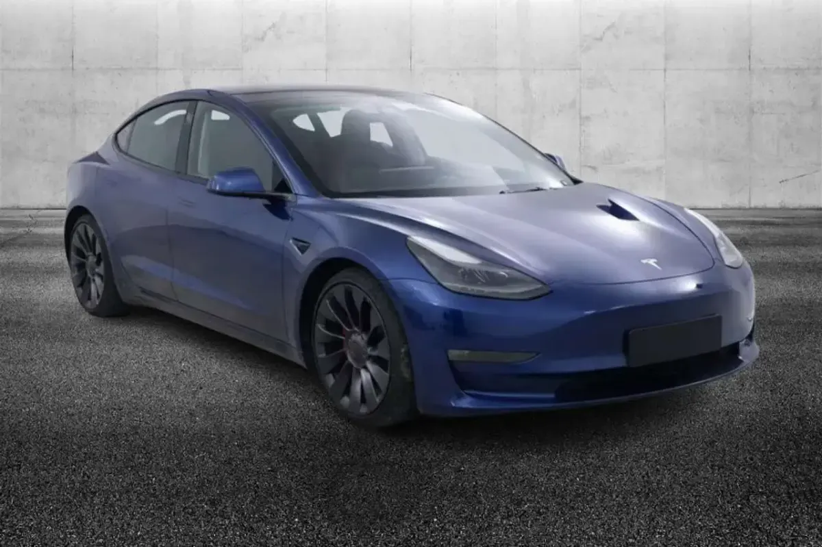 Usata Tesla Model 3 Performance 155 kW (211 CV) 2022 Blu/azzurro Berlina