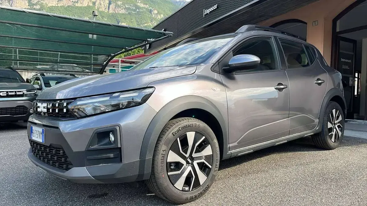 Nuova Dacia Sandero Expression 110 CV (80 kW) 2026 Grigio scisto Berlina