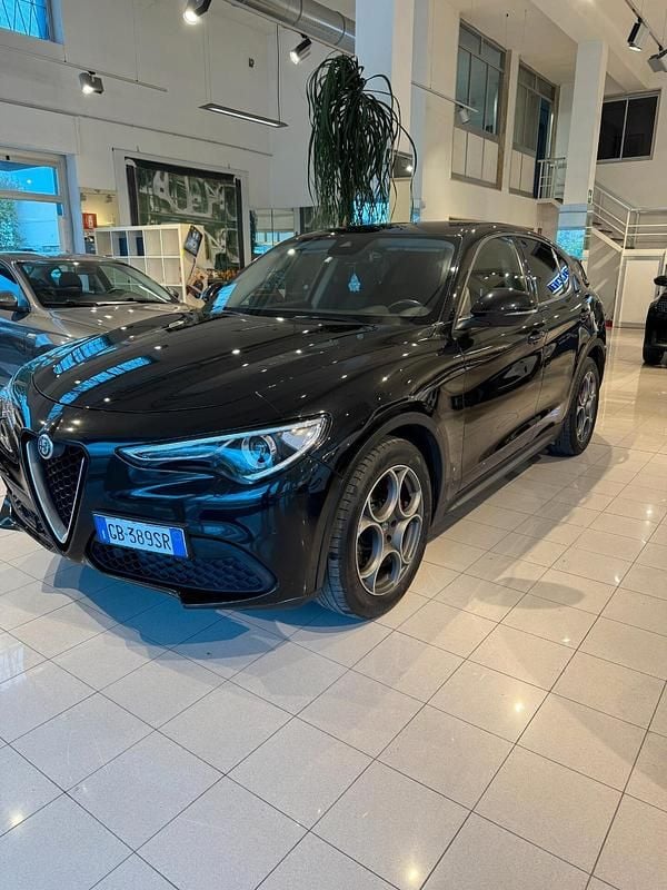 Usata Alfa Romeo Stelvio 160 CV (117 kW) 2021 Nero SUV