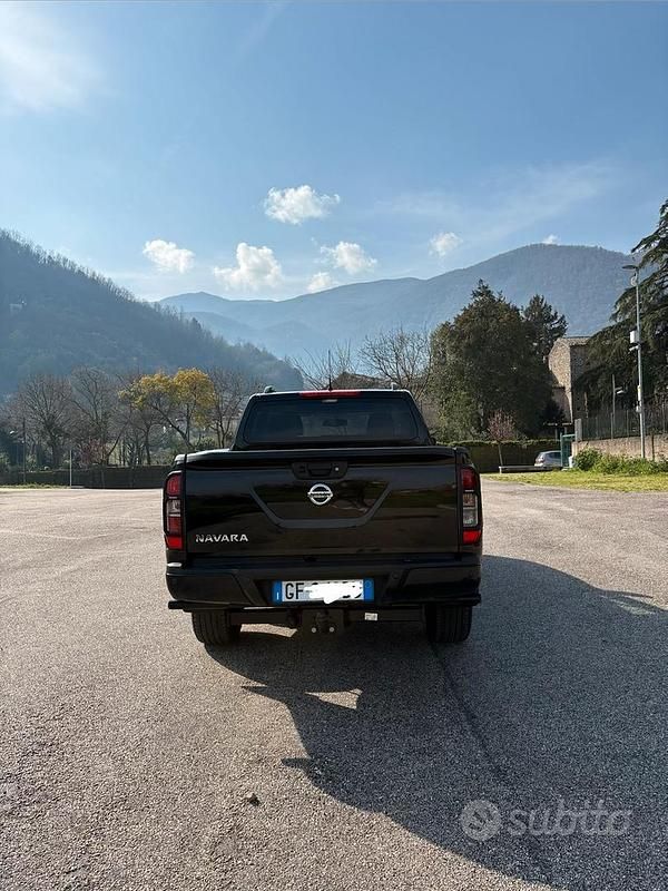 Usata Nissan Navara N-Guard 190 CV (139 kW) 2021 Nero Pick-up