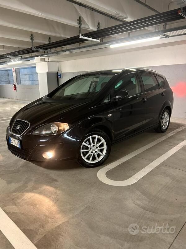 Nero Usata 2010 Seat Altea XL Monovolume | 3000 € (Ottimo prezzo) - Immagine 1/4