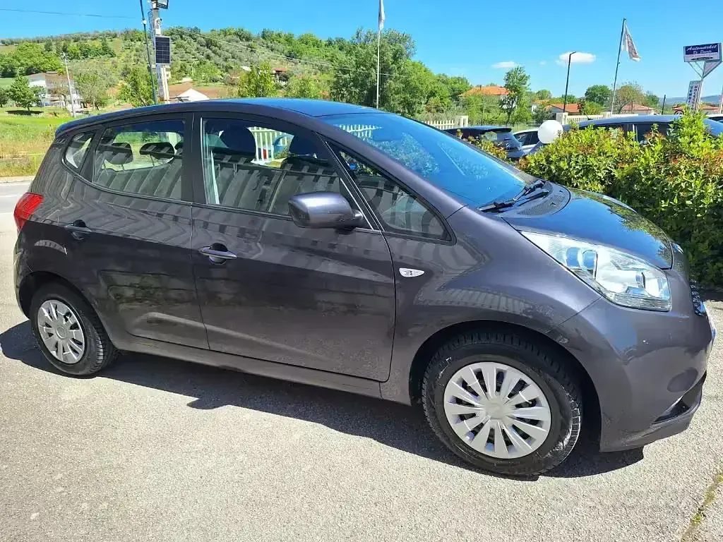 Usata Kia Venga Active 90 CV (66 kW) 2017 Grigio Utilitaria