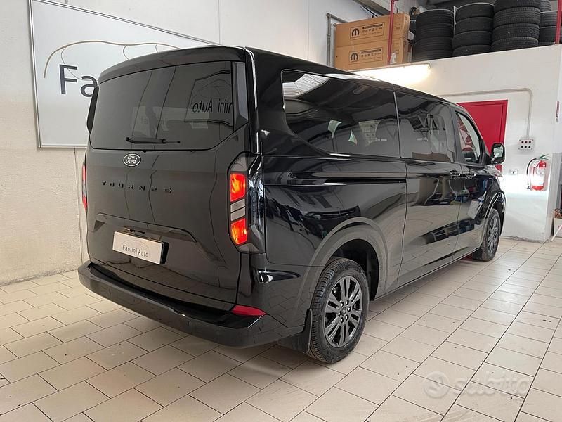 Usata Ford Transit Tourneo Titanium 170 CV (125 kW) 2025 Nero Monovolume