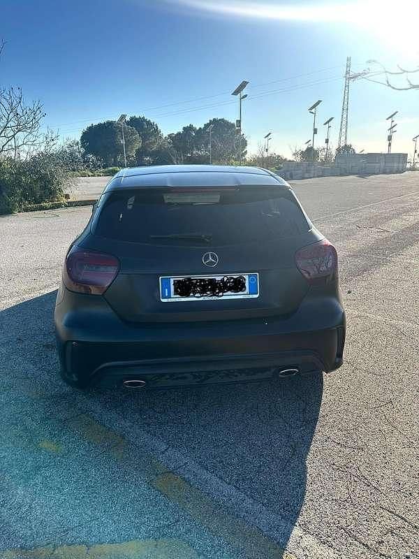Usata Mercedes A200 136 CV (100 kW) 2014 Nero Berlina