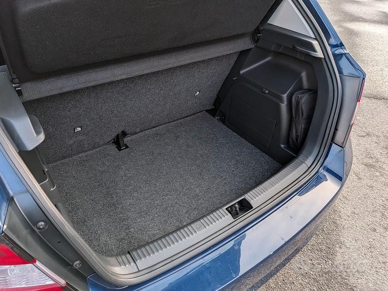 Usata Skoda Fabia Active 60 CV (44 kW) 2015 Blu Utilitaria