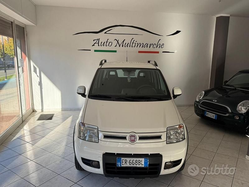 Usata Fiat Panda 4x4 Climbing 69 CV (50 kW) 2013 Bianco Utilitaria