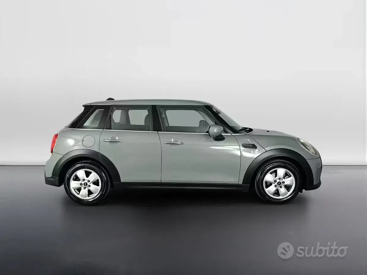 Usata Mini ONE Classic 75 CV (55 kW) 2021 Moonwalk grey metallic Utilitaria