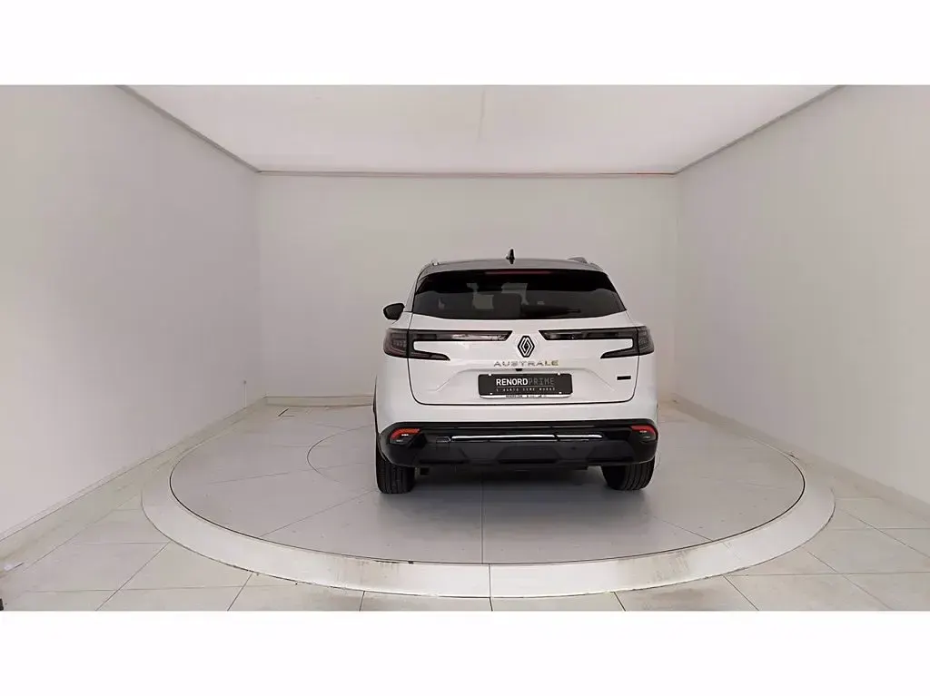 Usata Renault Austral Iconic 200 CV (147 kW) 2023 Bianco SUV