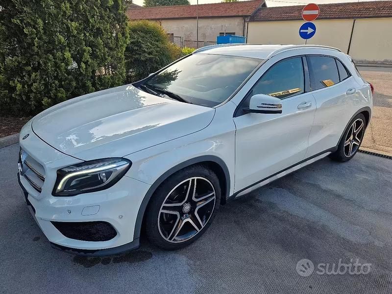 Usata Mercedes GLA220 Premium 170 CV (125 kW) 2015 Bianco SUV