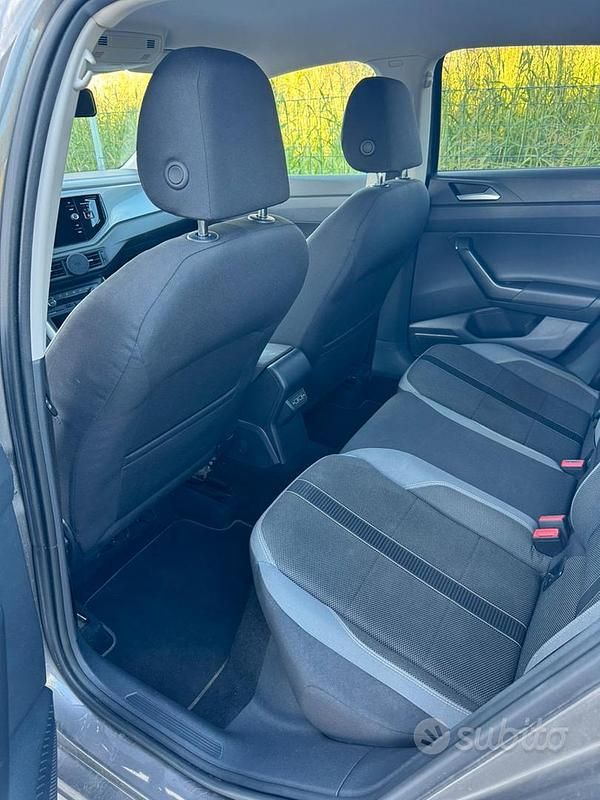 Usata VW Polo R-line 95 CV (69 kW) 2018 Grigio Utilitaria