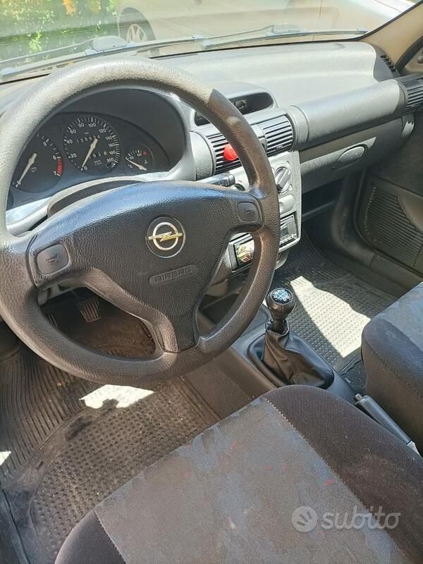 Usata Opel Corsa 54 CV (39 kW) 1999 Blu Utilitaria