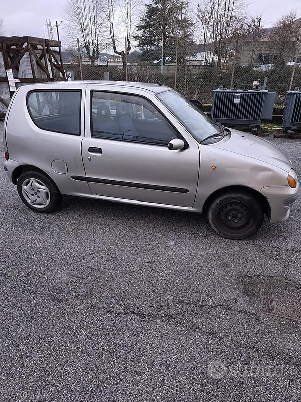 Usata Fiat 600 54 CV (39 kW) 2000 Grigio