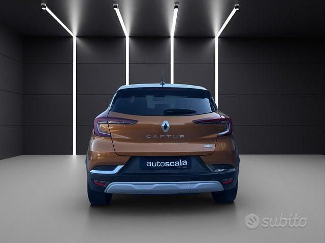 Usata Renault Captur Intens 160 CV (117 kW) 2022 Vari colori SUV