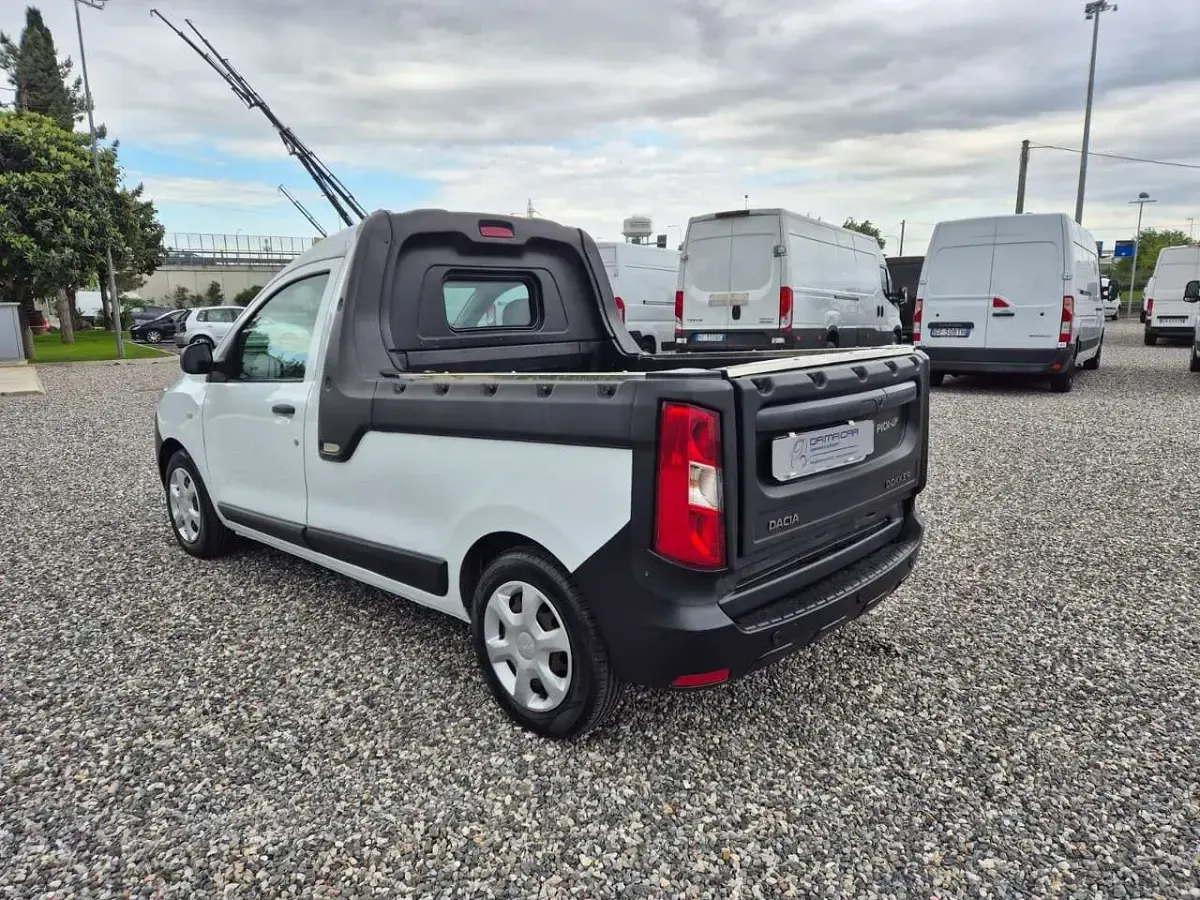 Usata Dacia Pick up 75 CV (55 kW) 2021 Bianco Pick-up