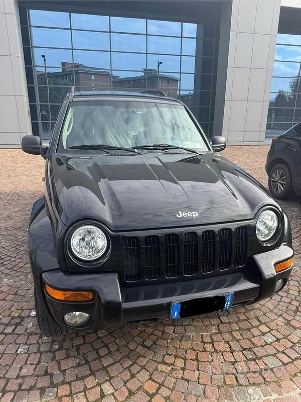 Usata Jeep Cherokee 2004 Nero SUV