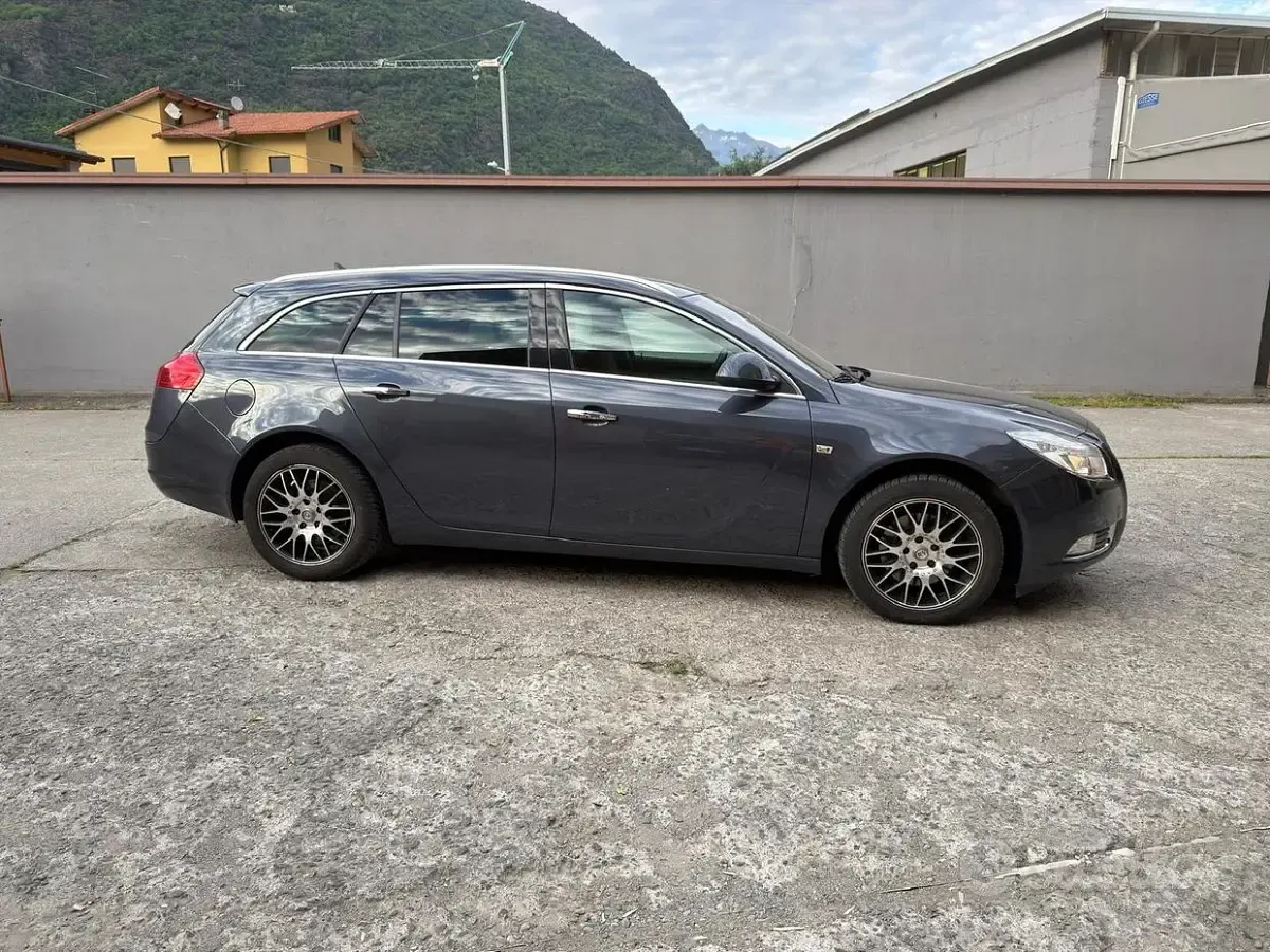 Usata Opel Insignia 131 CV (96 kW) 2013 Blu Station wagon
