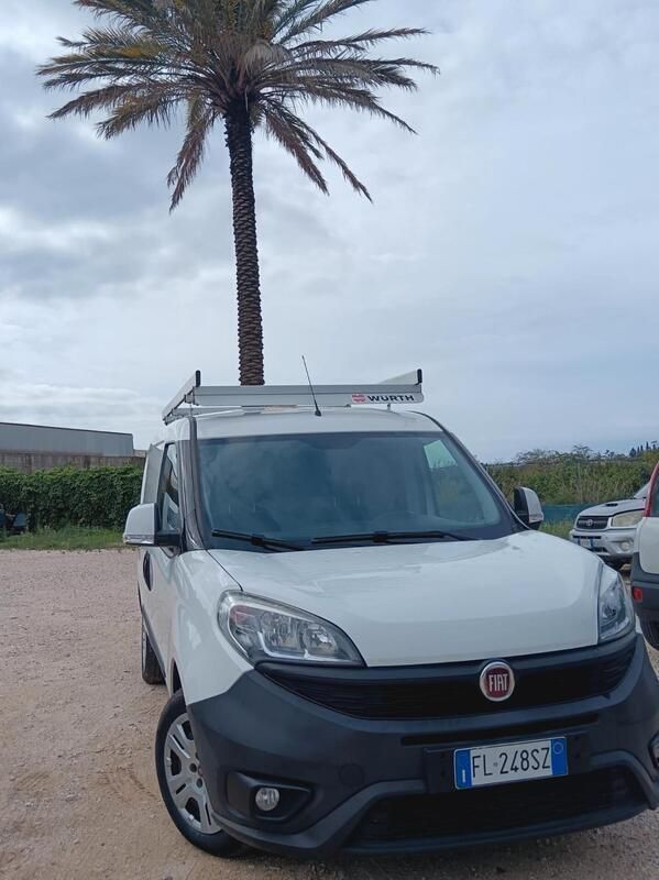 Usata Fiat Doblò 105 CV (77 kW) 2017 Bianco Monovolume
