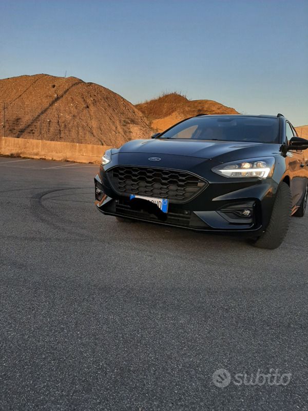 Usata Ford Focus ST-Line 120 CV (88 kW) 2024 Nero Station wagon