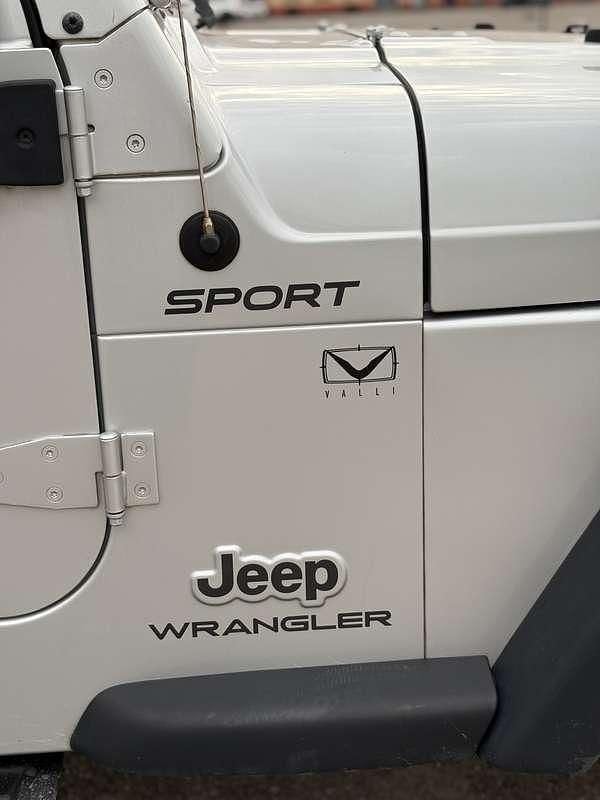 Usado Jeep Wrangler Sport 150 HP (110 kW) 2004 Prateado SUV