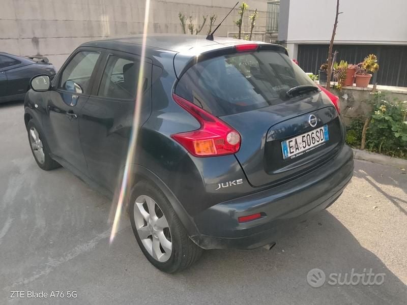Usata Nissan Juke 117 CV (86 kW) 2010 Grigio SUV