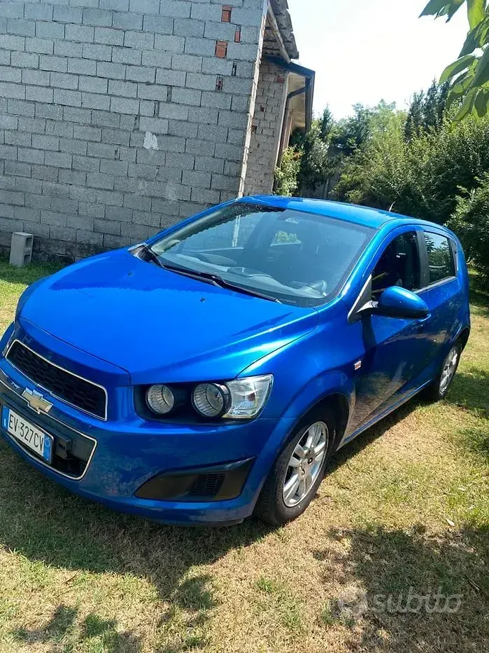 Usata Chevrolet Aveo 86 CV (63 kW) 2014 Bluazzurro Berlina