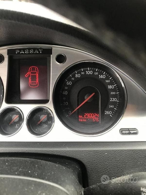 Usata VW Passat 170 CV (125 kW) 2008 Blu Berlina