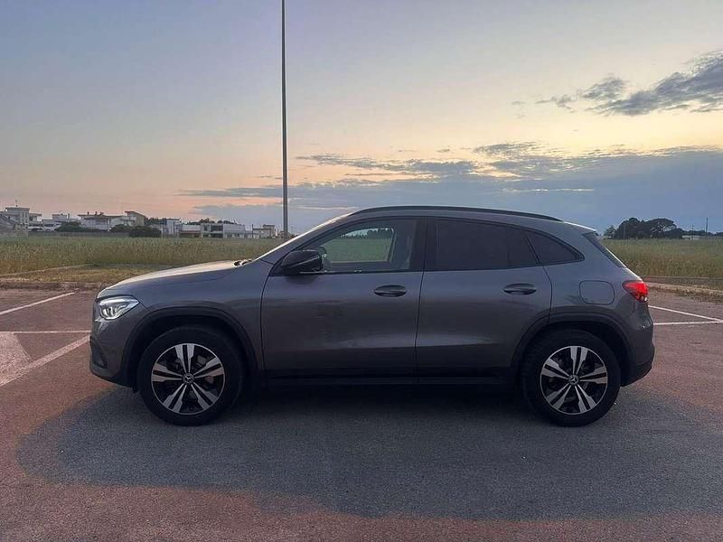 Usata Mercedes GLA200 150 CV (110 kW) 2021 Grigio SUV