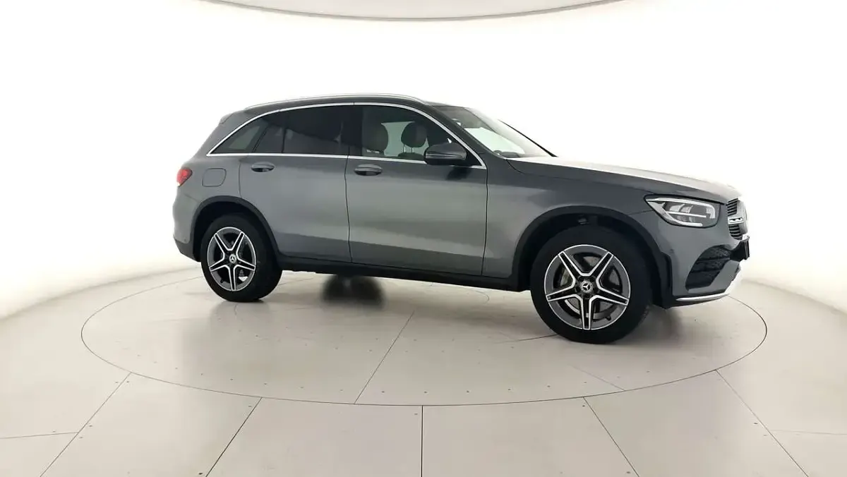 Usata Mercedes GLC200 Premium 163 CV (119 kW) 2022 Grigio metallizzato SUV
