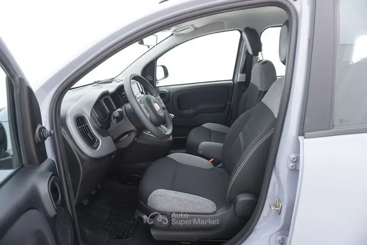 Occasion Fiat Panda 69 ch (50 kW) 2023 Gris Citadine