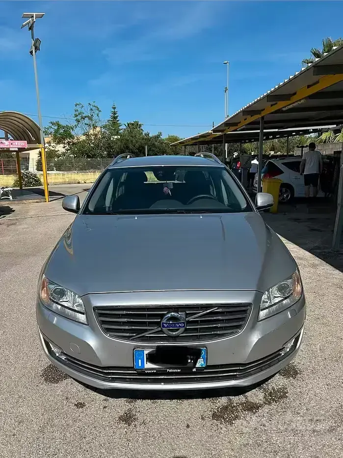 Usata Volvo V70 Summum 150 CV (110 kW) 2015 Grigio Station wagon