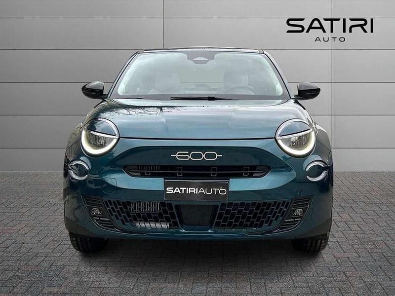 Nuova Fiat 600 Icon 145 CV (106 kW) 2026 Verde mare metallizzato SUV