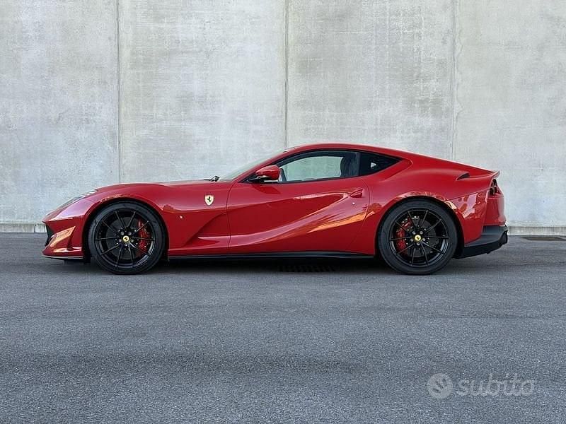 Usata Ferrari 812 800 CV (588 kW) 2020 Rosso Coupé
