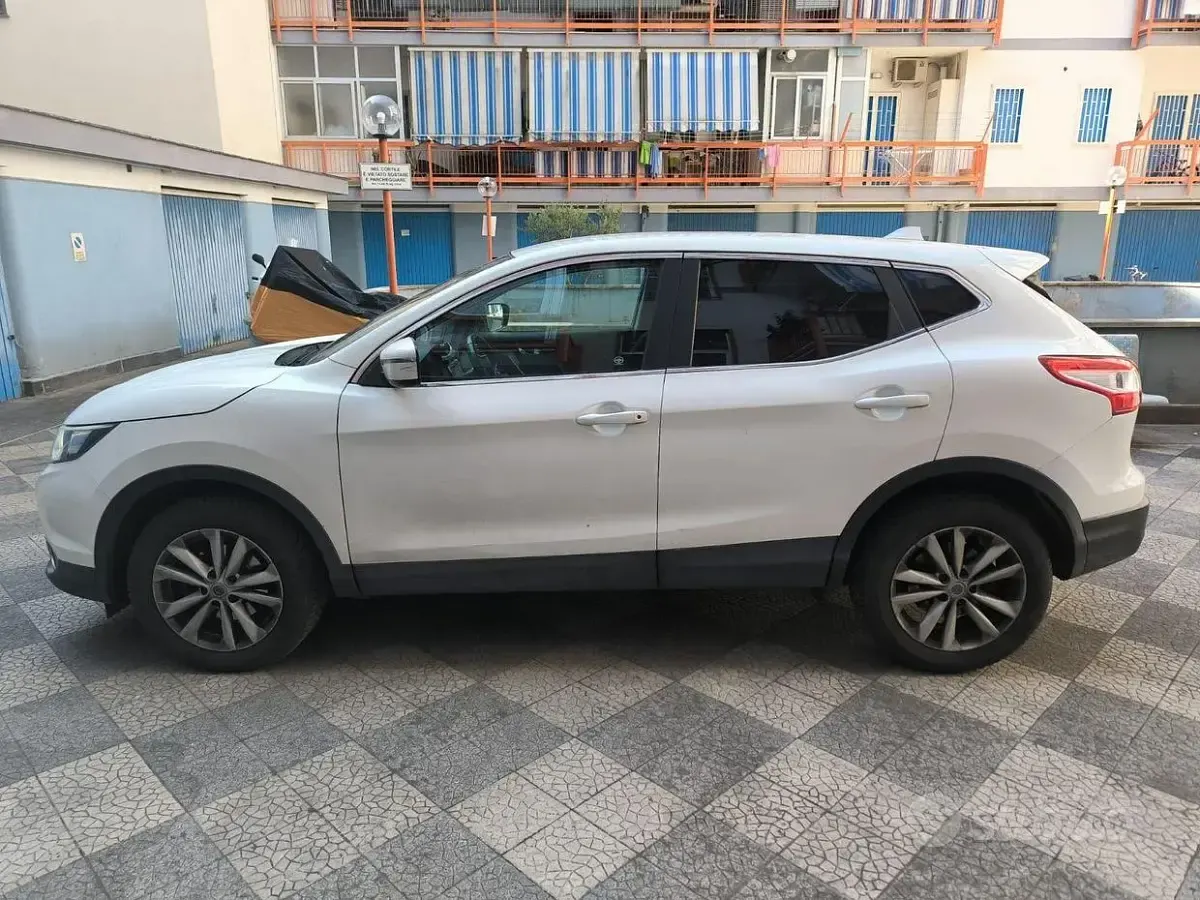 Usata Nissan Qashqai 110 CV (80 kW) 2016 Bianco SUV